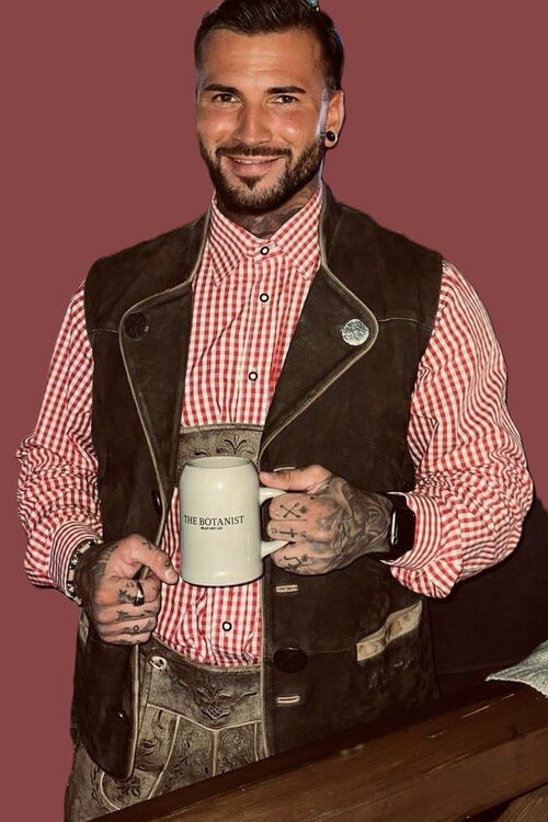Emilio "Exklusiv-Begleitherr für Herren, Damen und Paare"